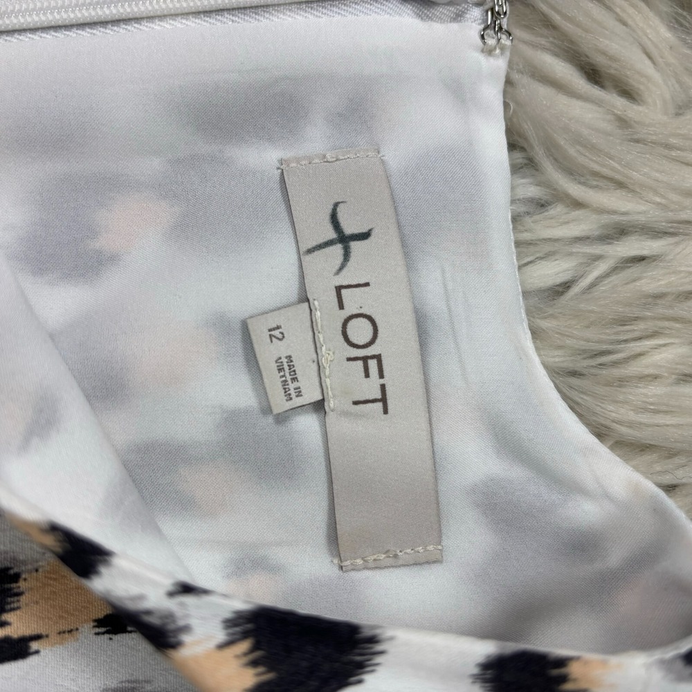 LOFT Women's 12 White Gray Leopard Print Fit Flare Midi Dress Short Sleeve - Picture 5 of 7